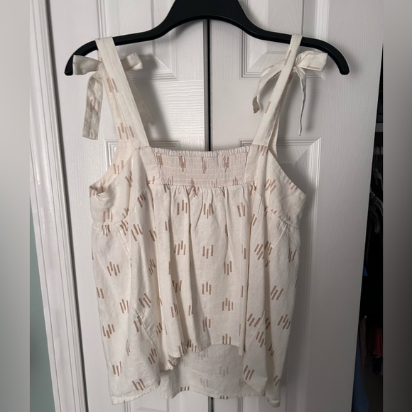 Shoulder tie tank top. Perfect for summer and brand new - Picture 2 of 3